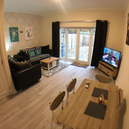 Very Large House, 6 Beds, 4 Bedrooms, 3 Bathrooms, 5 Smart Tv'S & Van Parking بوسطن المظهر الخارجي الصورة