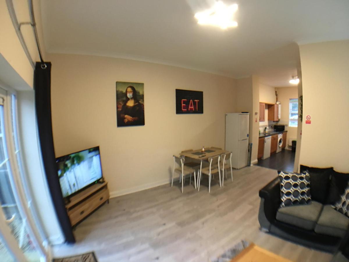 Very Large House, 6 Beds, 4 Bedrooms, 3 Bathrooms, 5 Smart Tv'S & Van Parking بوسطن المظهر الخارجي الصورة